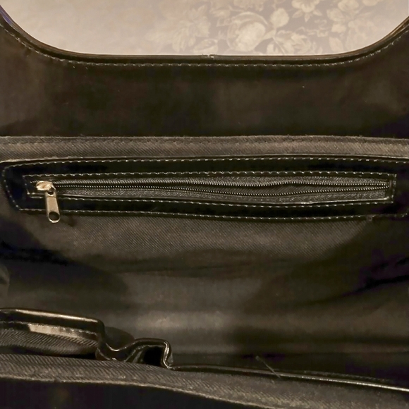 Black Rectangular Clutch Handbag - Picture 5 of 8